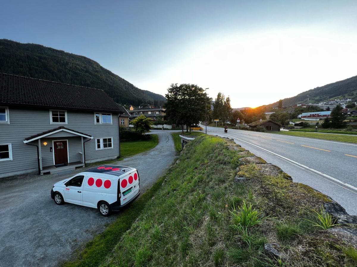 Hotel Privat Rom I Leilighet à Sogndal Extérieur photo